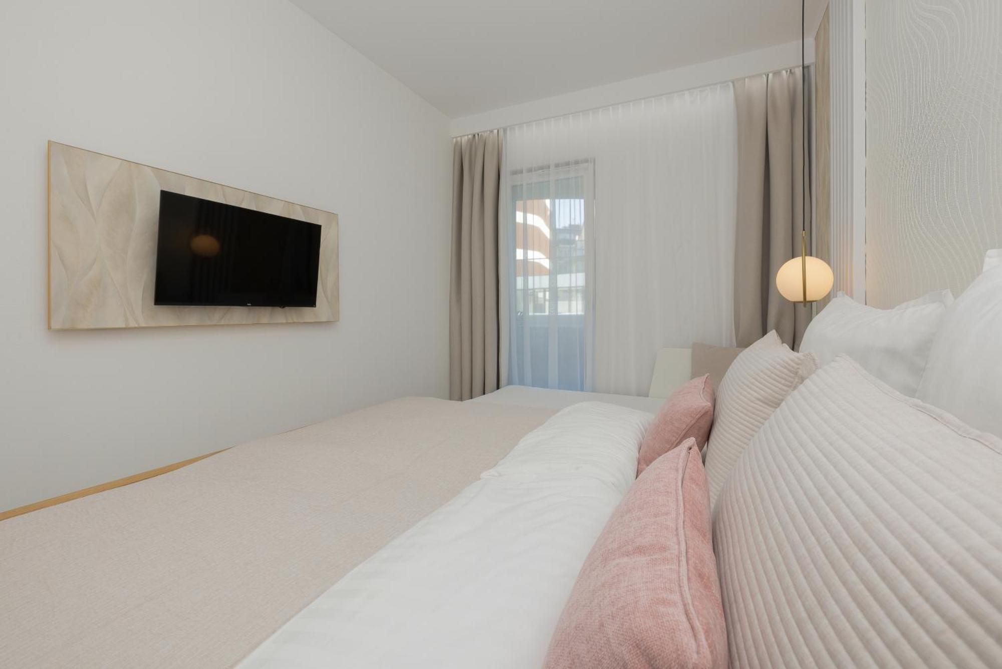 Baltic Waves Resort Apartment A012 Free Parking Miedzyzdroje Bagian luar foto